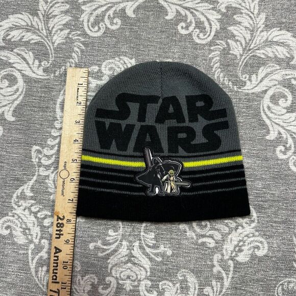 Star Wars Beanie Hat Darth Vader & Yoda Design Unisex Winter Cap - Picture 3 of 6